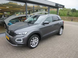 Volkswagen T-Roc 1.5 TSI 150pk 7-DSG Sport Business R